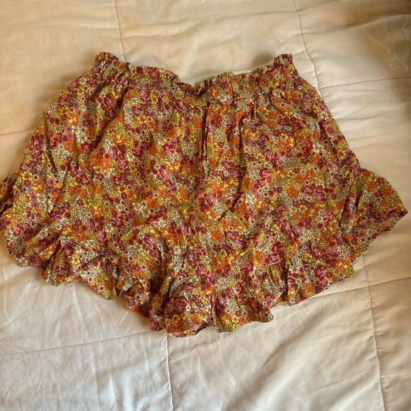 wild fable high-waisted pink and orange floral flutter shorts - Picture 5 of 7